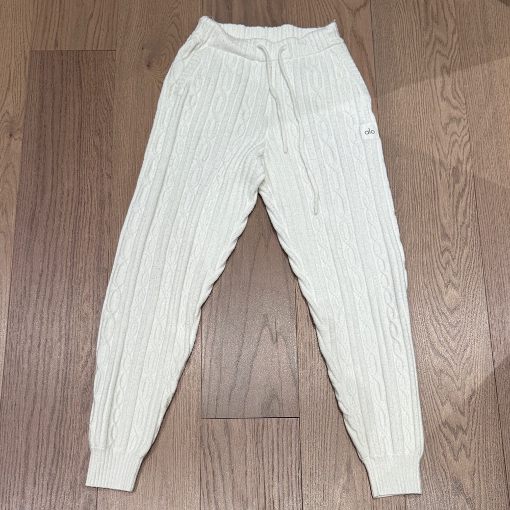 ALO Yoga Cream Cable Knit Joggers